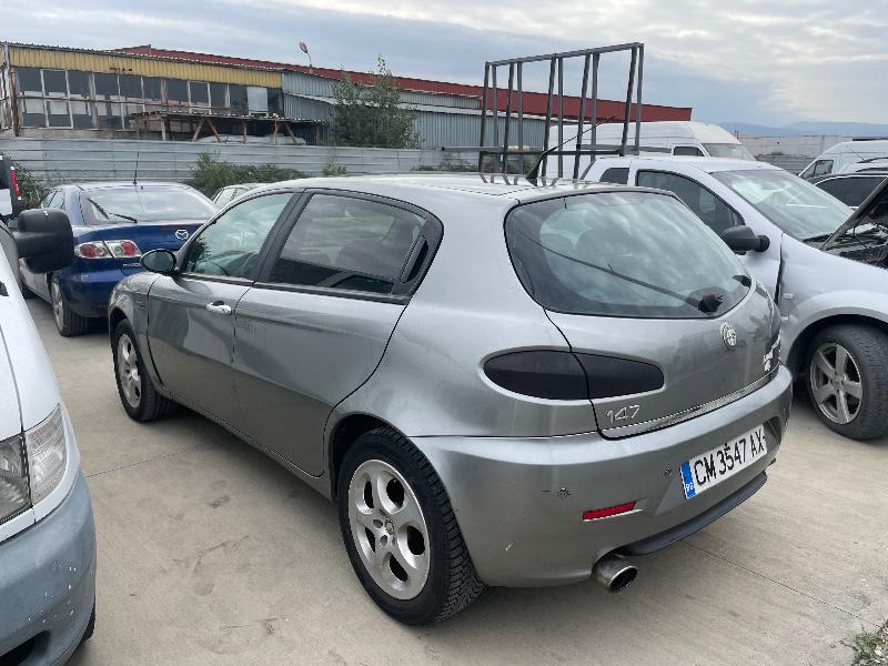 Alfa Romeo 147 1.9JTD - изображение 6