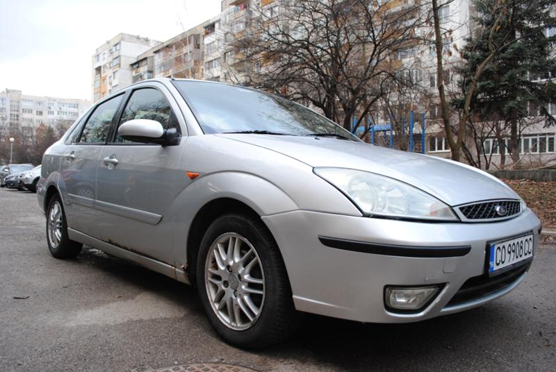 Ford Focus Ghia - изображение 3