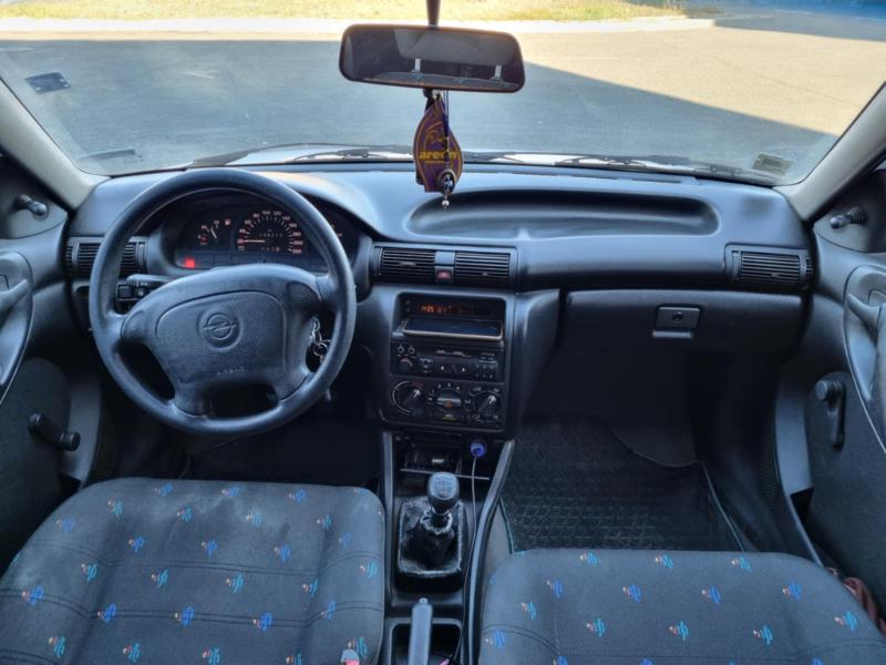 Opel Astra 1.6 - изображение 7