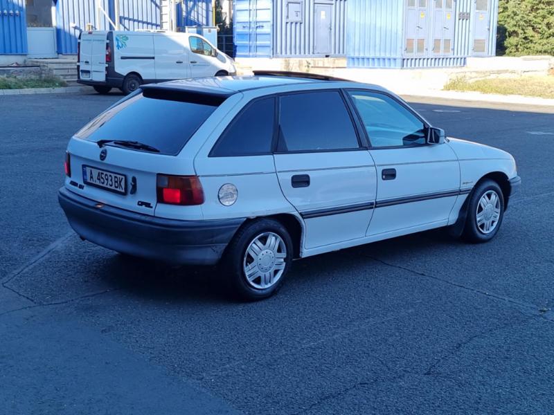 Opel Astra 1.6 - изображение 6