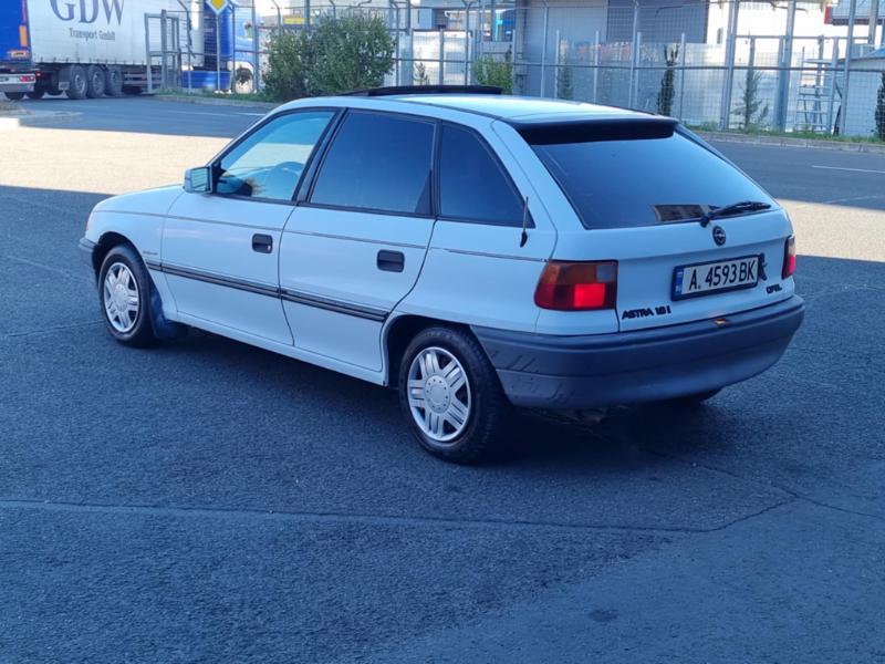 Opel Astra 1.6 - изображение 5