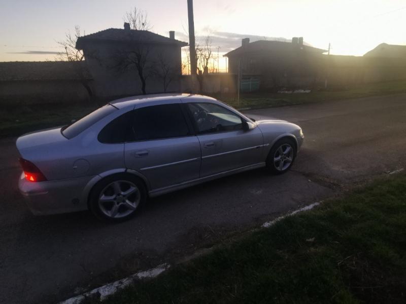 Opel Vectra 2.0i 16v - изображение 8