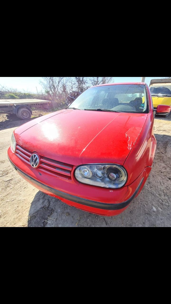 VW Golf 1.9 TDI 110k.c - изображение 2