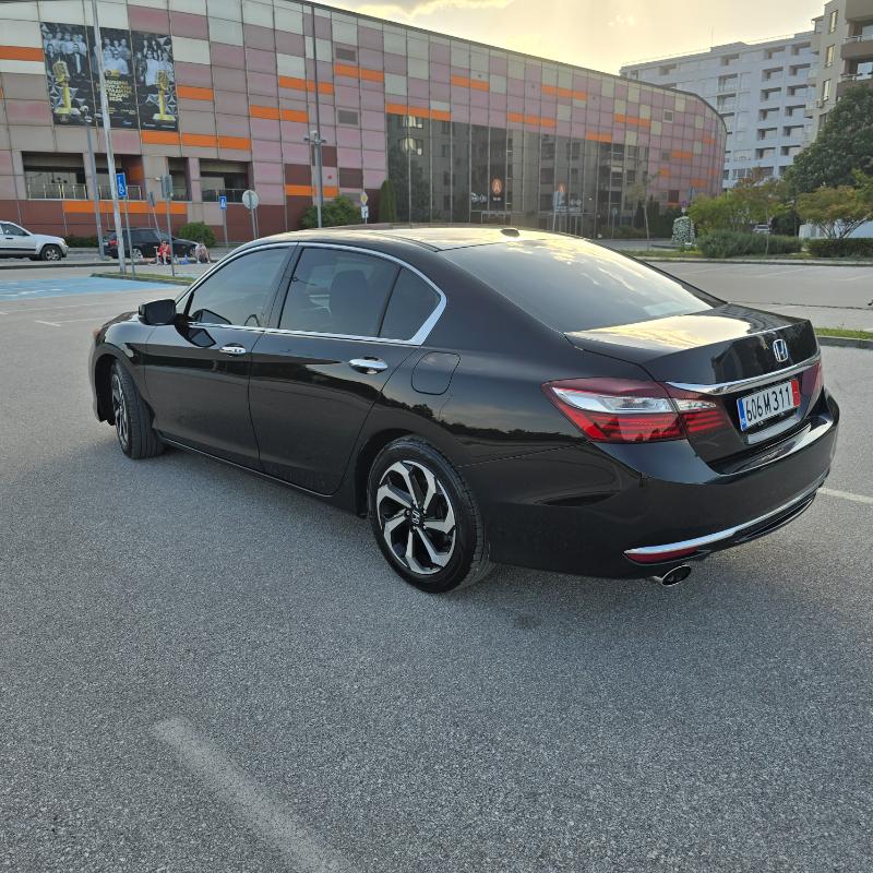 Honda Accord EX-L 3,5 V6 2017 - изображение 7