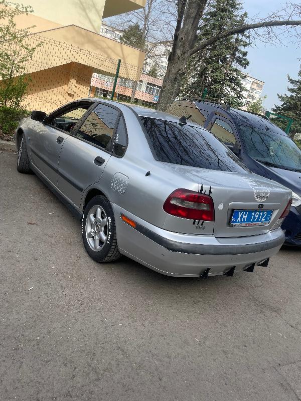 Volvo S40 1.9 - изображение 4