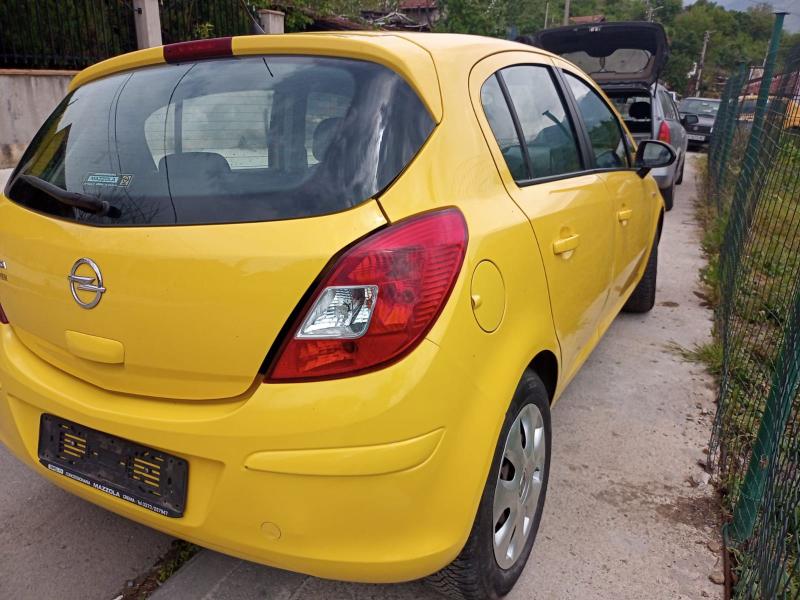 Opel Corsa 1.2 автоматик - изображение 6