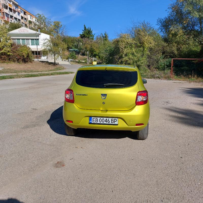 Dacia Sandero 1.2 - изображение 1