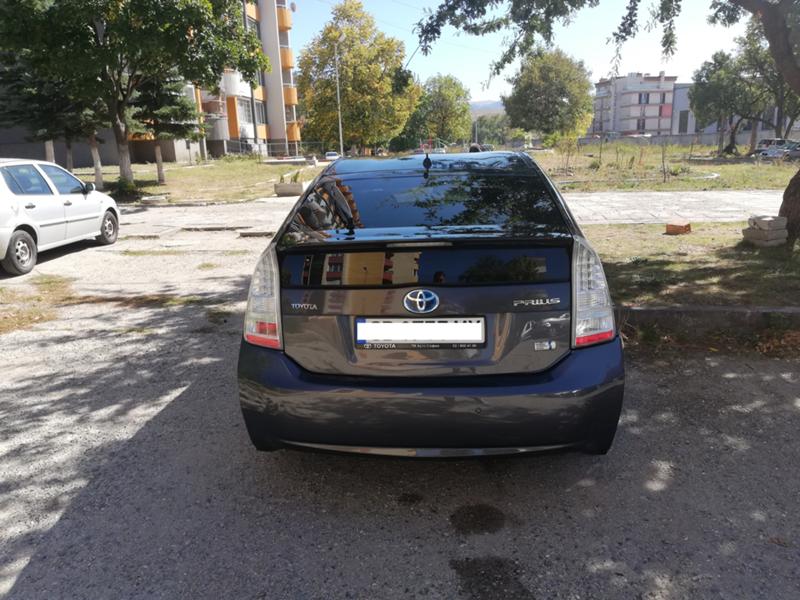 Toyota Prius III - изображение 4