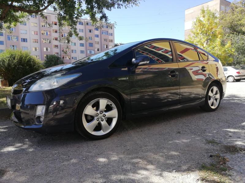 Toyota Prius III - изображение 2