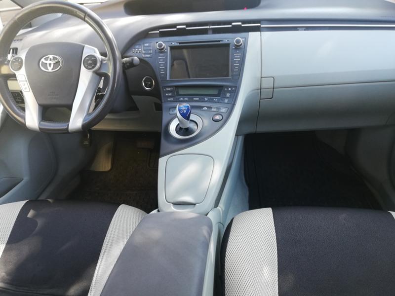 Toyota Prius III - изображение 10