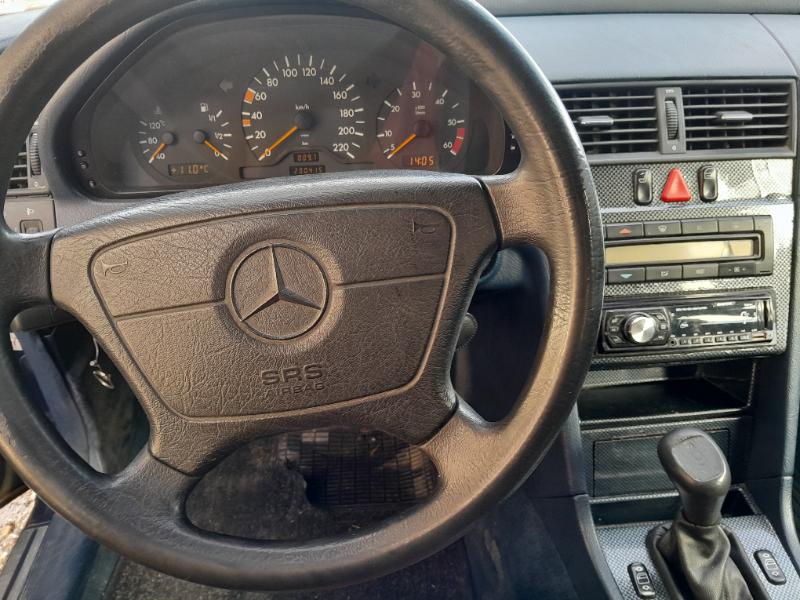 Mercedes-Benz 200 200D - изображение 4