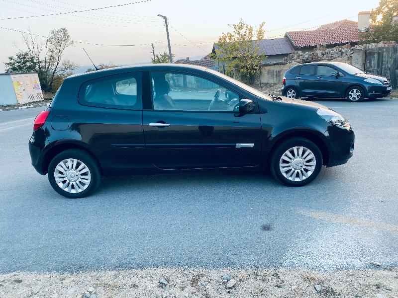 Renault Clio 1.2i Обслужена  - изображение 4