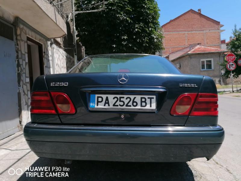 Mercedes-Benz E 250 2.5 - изображение 2