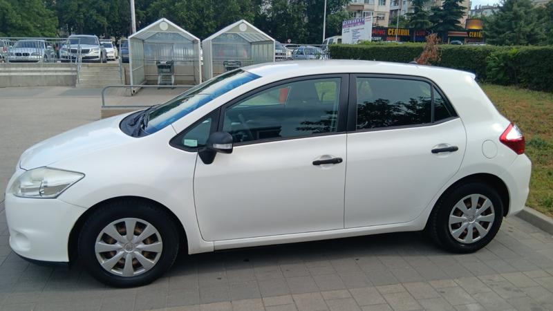 Toyota Auris  - изображение 3