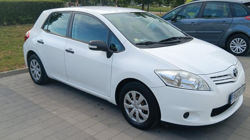 Toyota Auris  - изображение 8