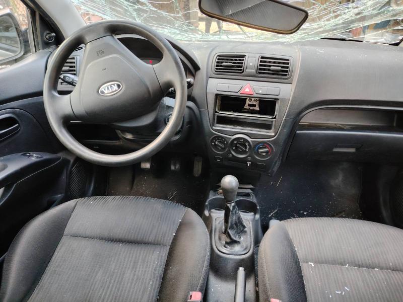 Kia Picanto 1.0 - изображение 6