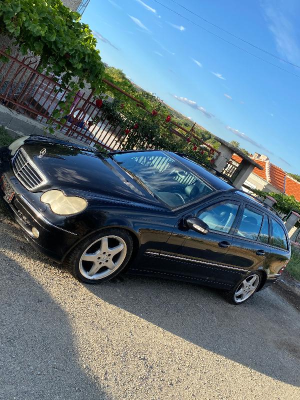 Mercedes-Benz C 200 2.0 - изображение 2