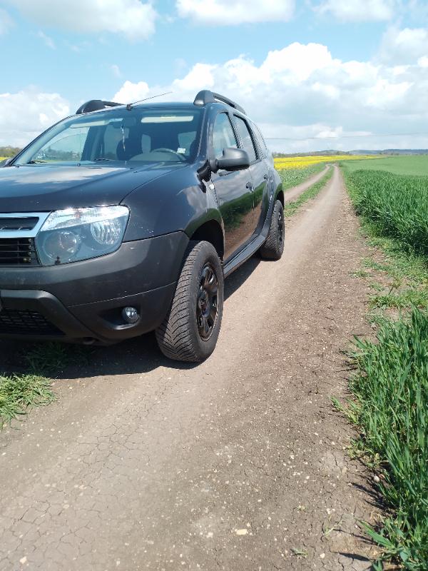 Dacia Duster 1.5  4х4 - изображение 9