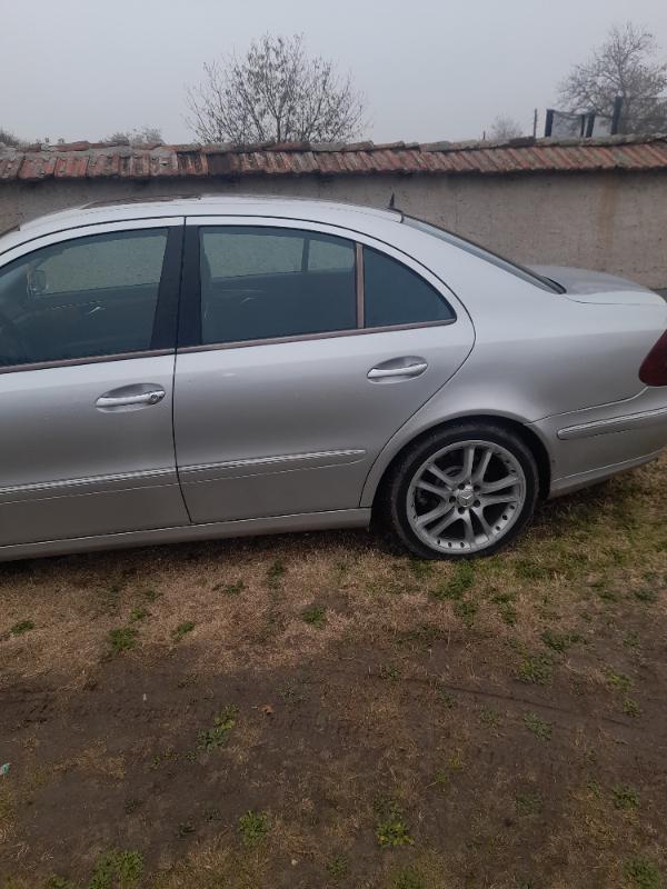 Mercedes-Benz E 270 2.700 - изображение 2