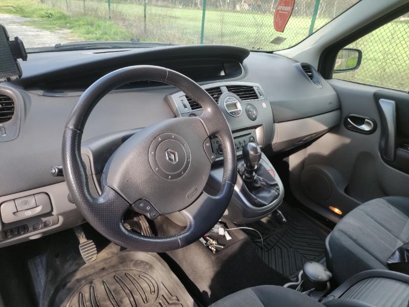 Renault Scenic 1.9 dCi - изображение 6