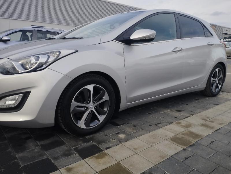 Hyundai I30 1.6 CRDI - изображение 2