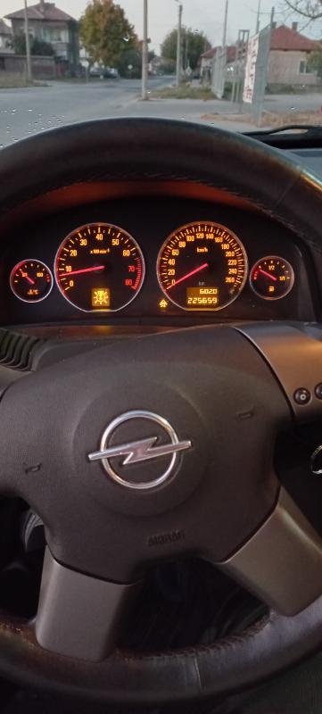 Opel Vectra 2.2 - изображение 6