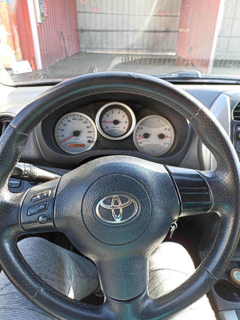 Toyota Rav4 2.0D4D - изображение 4