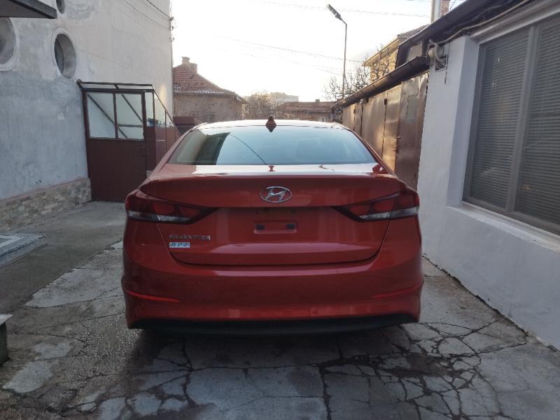 Hyundai Elantra 2.0 - изображение 3