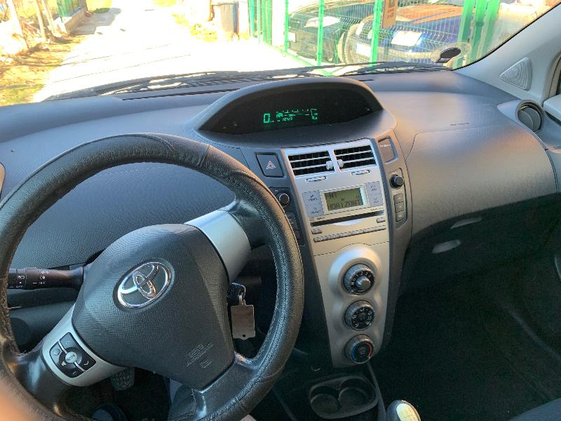 Toyota Yaris 1.4d - изображение 4