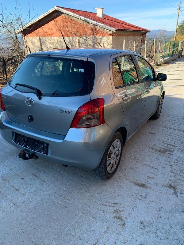 Toyota Yaris 1.4d - изображение 3