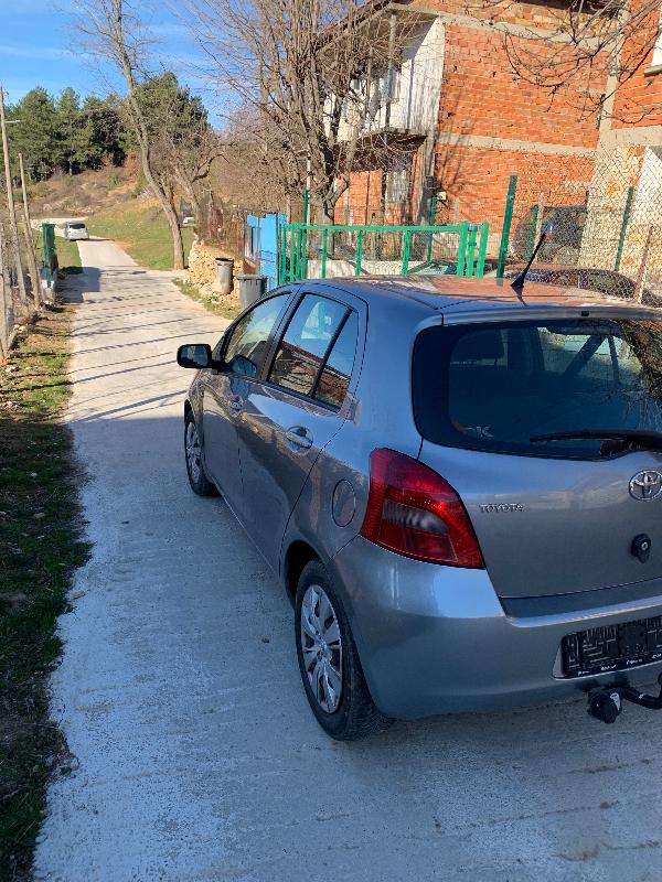 Toyota Yaris 1.4d - изображение 2