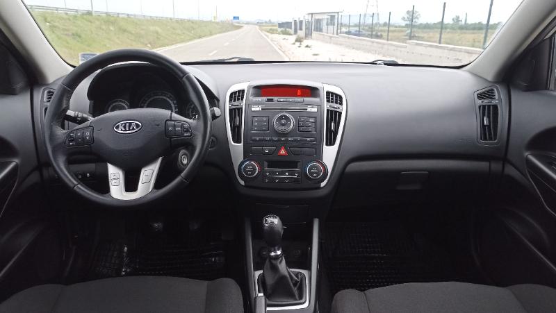 Kia Ceed 1.6 CRDI 6 ск. - изображение 9