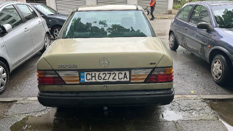 Mercedes-Benz 124 3.0 - изображение 7