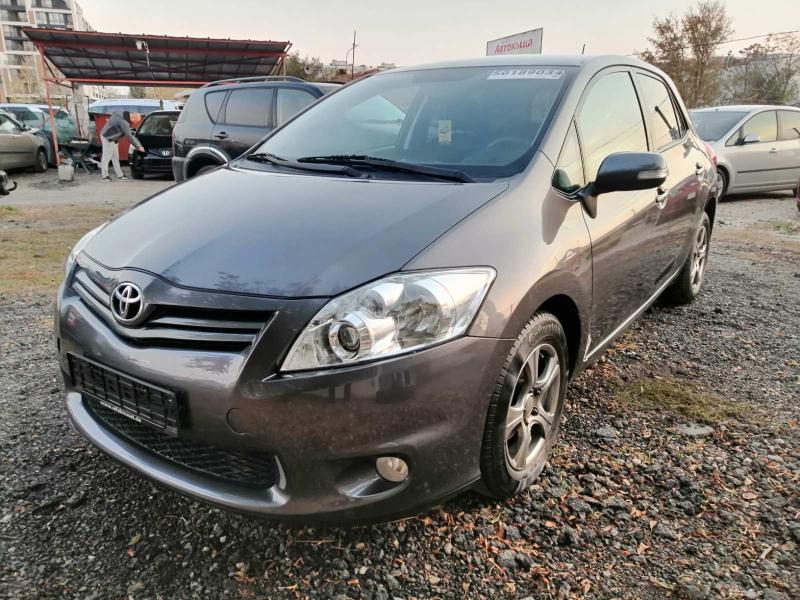 Toyota Auris 1.4 дизел - изображение 2