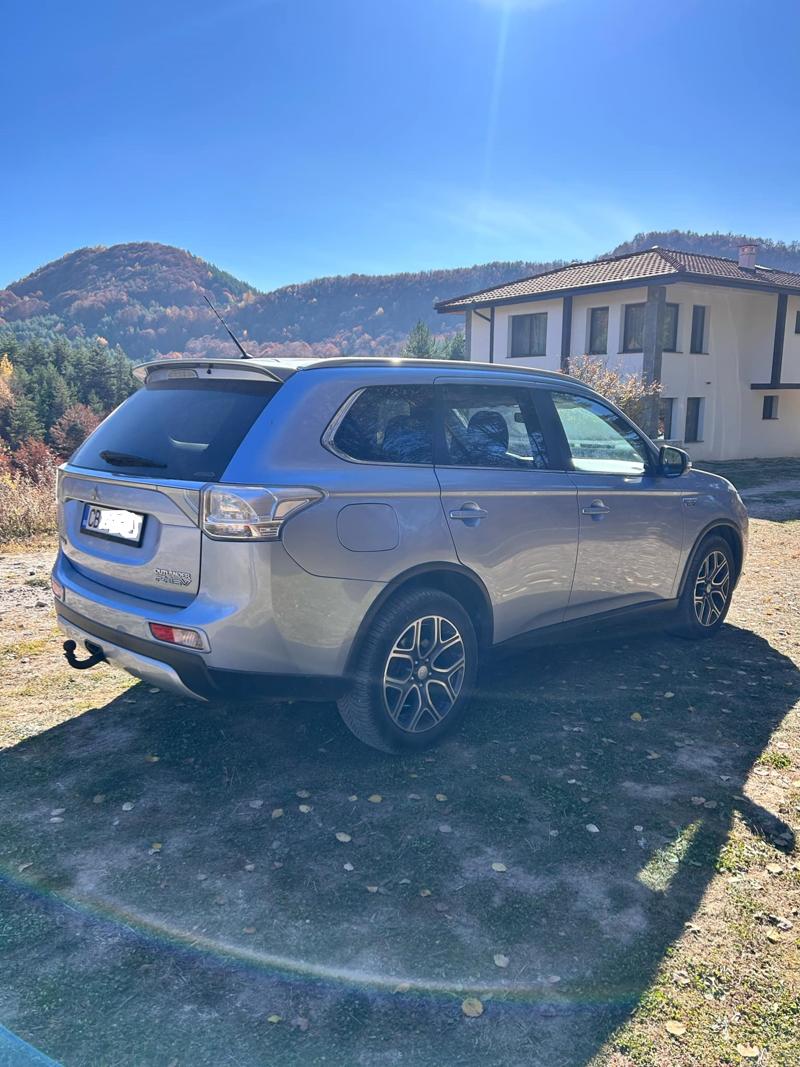 Mitsubishi Outlander PHEV - изображение 3