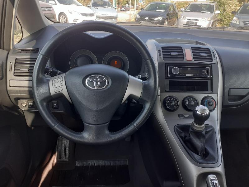 Toyota Auris 1.6 като нова  - изображение 9