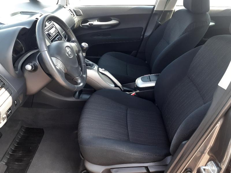 Toyota Auris 1.6 като нова  - изображение 10