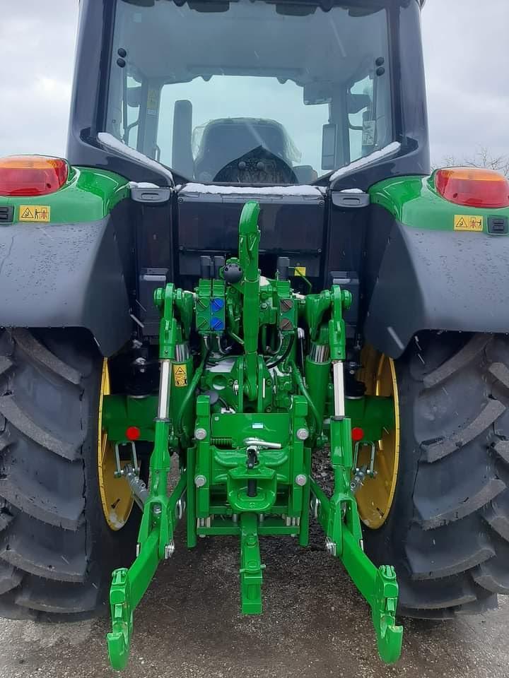 Трактор John Deere 6-110 - изображение 6