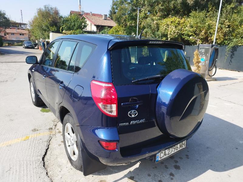 Toyota Rav4 2.2 D4D - изображение 4