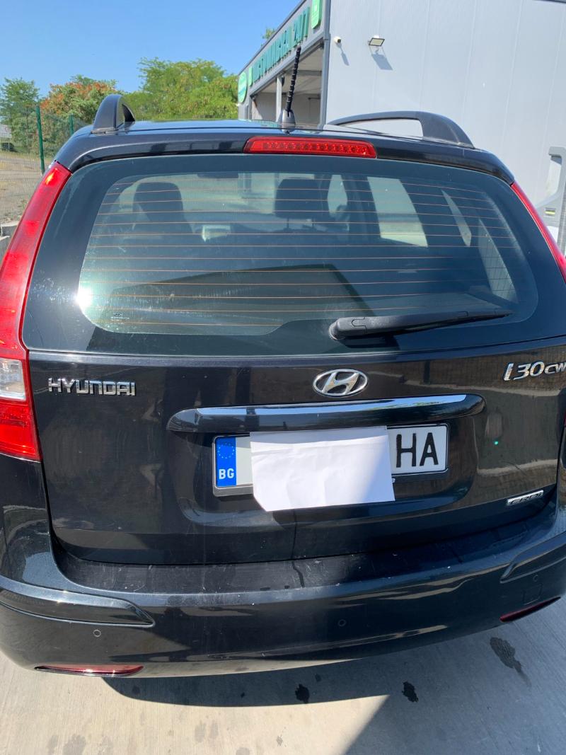 Hyundai I30 1.6 CRDI CW - изображение 6