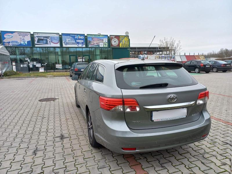 Toyota Avensis 2.0 TDI - изображение 4