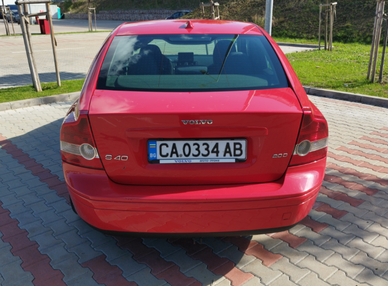 Volvo S40 2.0 D - изображение 4