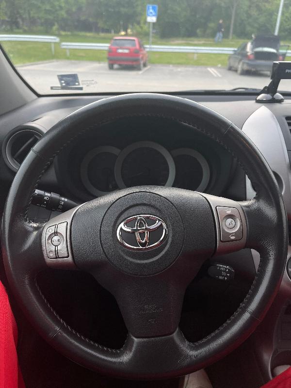 Toyota Rav4 2.2 TD - изображение 4