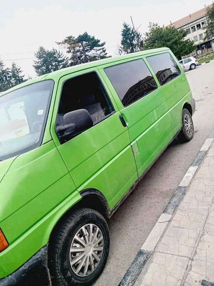 VW Transporter 2.4L 75 - изображение 2