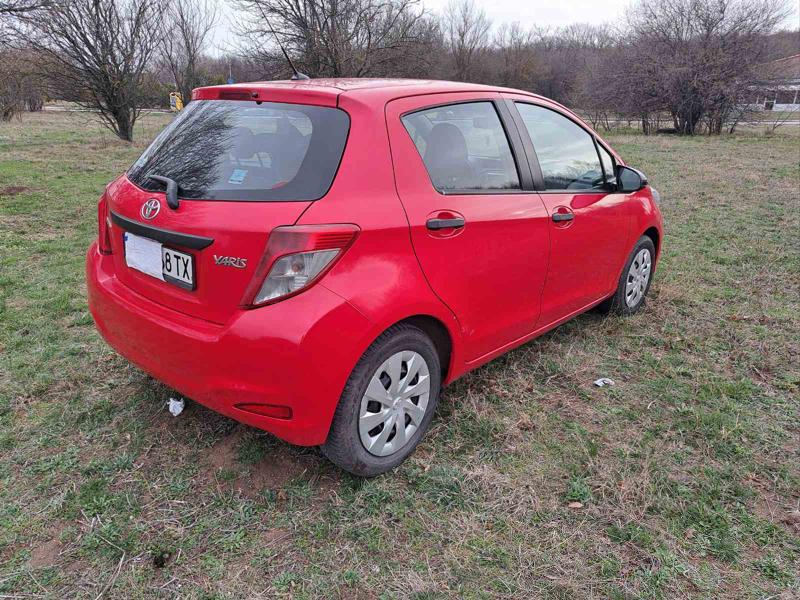 Toyota Yaris  - изображение 4