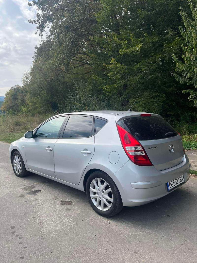 Hyundai I30 1.6 CRD - изображение 8