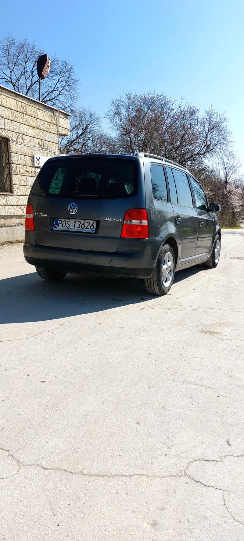 VW Touran 2.0TDI - изображение 4