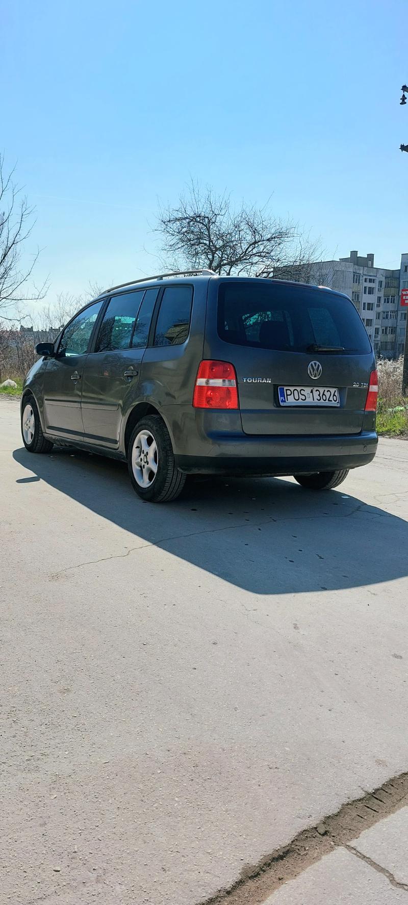 VW Touran 2.0TDI - изображение 3