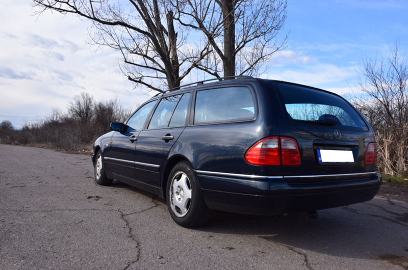 Mercedes-Benz E 300  - изображение 9