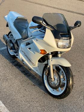 Обява за продажба на Honda Vfr RC 36 ~4 200 лв. - изображение 6